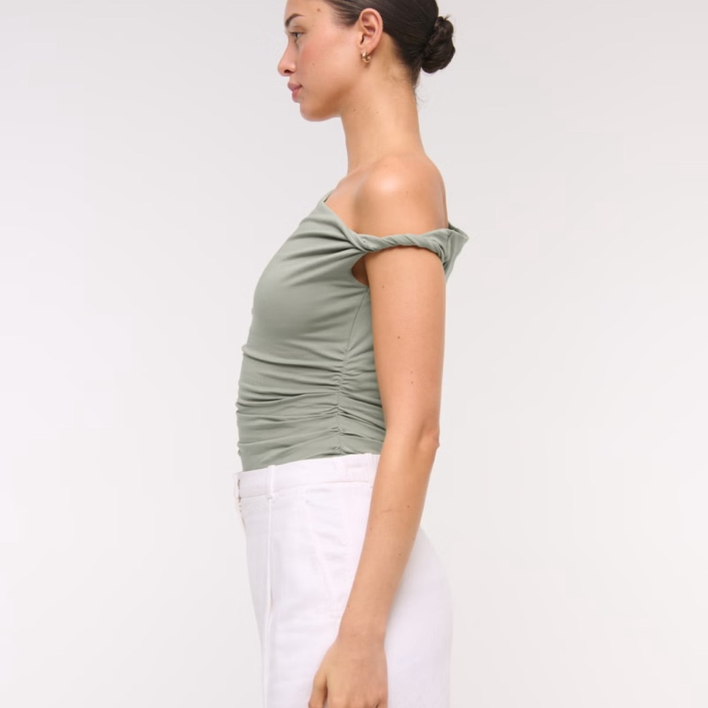 Abercrombie & Fitch Asymmetrical Twist Top - Picture 5 of 6
